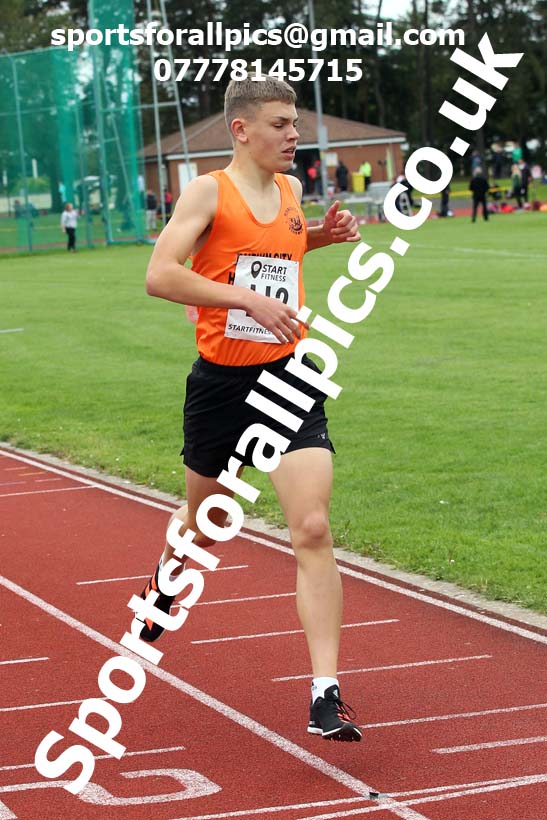 800 metres, NECAA Open Meeting, Morpeth, Sunday, September 27th. David T. Hewitson/Sports for All Pics